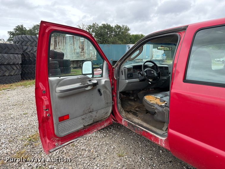 image for item DZ4786 2004 Ford F250 Super Duty Crew Cab pickup truck