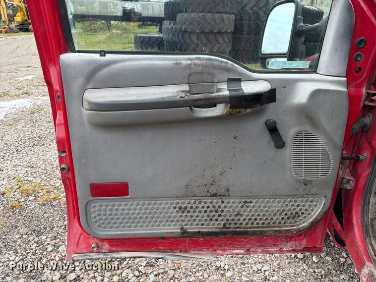 image for item DZ4786 2004 Ford F250 Super Duty Crew Cab pickup truck