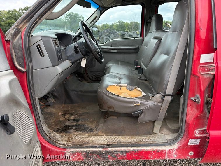 image for item DZ4786 2004 Ford F250 Super Duty Crew Cab pickup truck