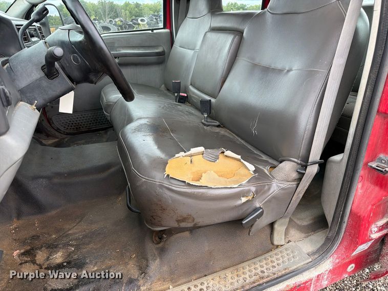 image for item DZ4786 2004 Ford F250 Super Duty Crew Cab pickup truck