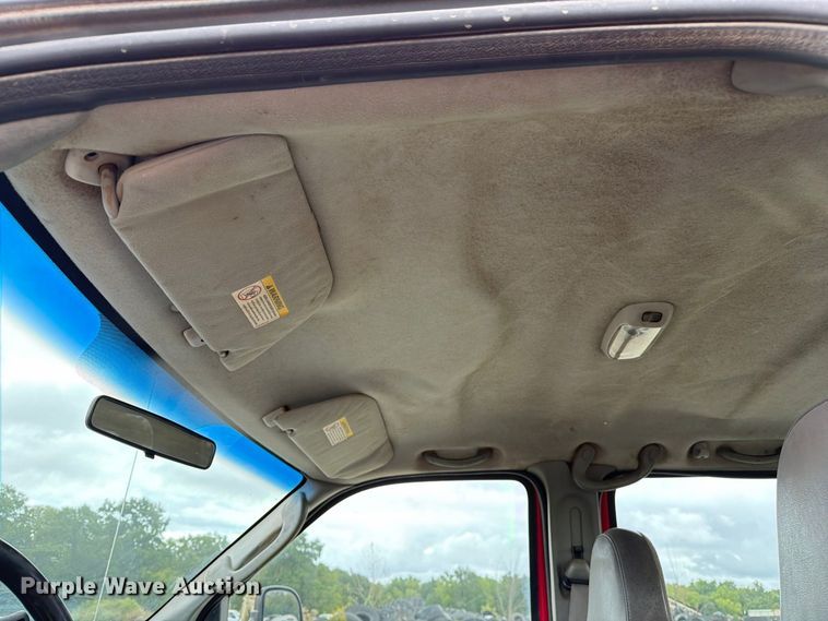 image for item DZ4786 2004 Ford F250 Super Duty Crew Cab pickup truck