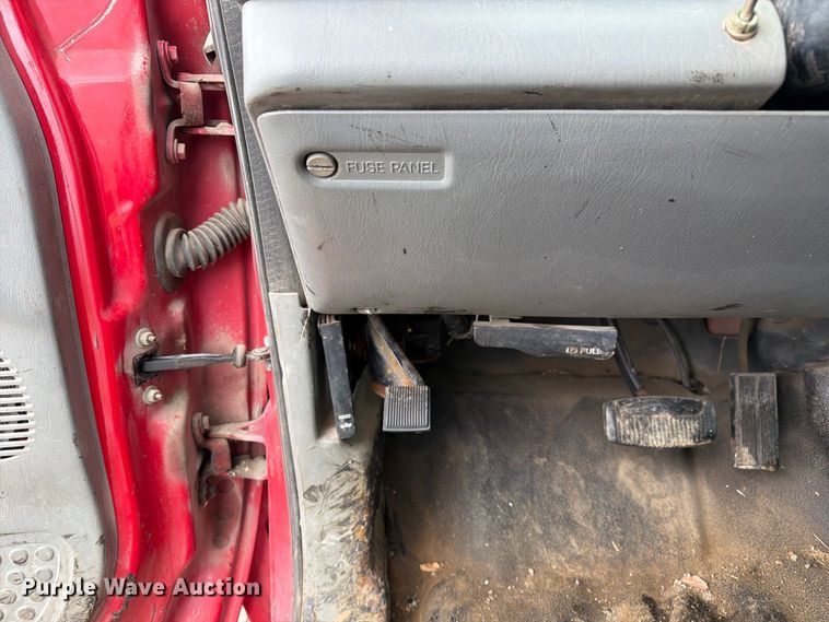 image for item DZ4786 2004 Ford F250 Super Duty Crew Cab pickup truck