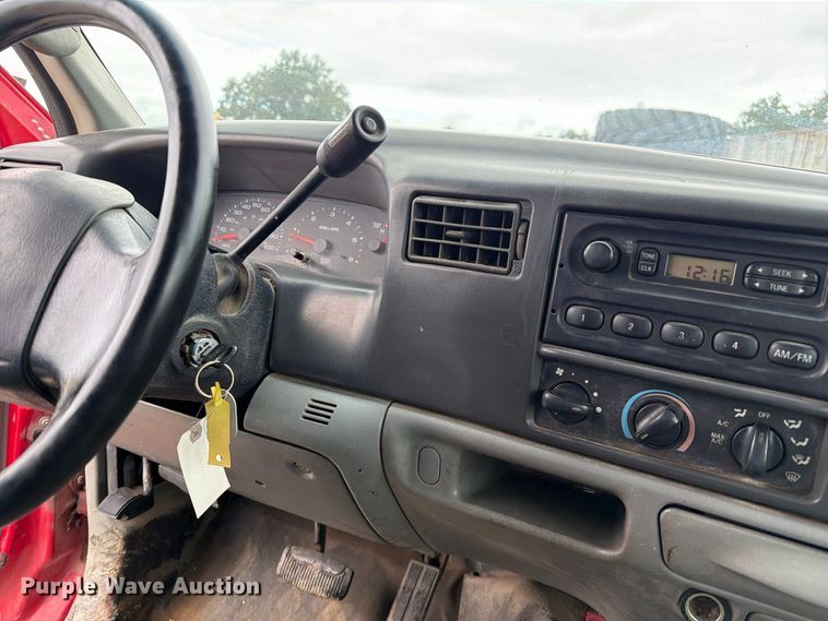 image for item DZ4786 2004 Ford F250 Super Duty Crew Cab pickup truck