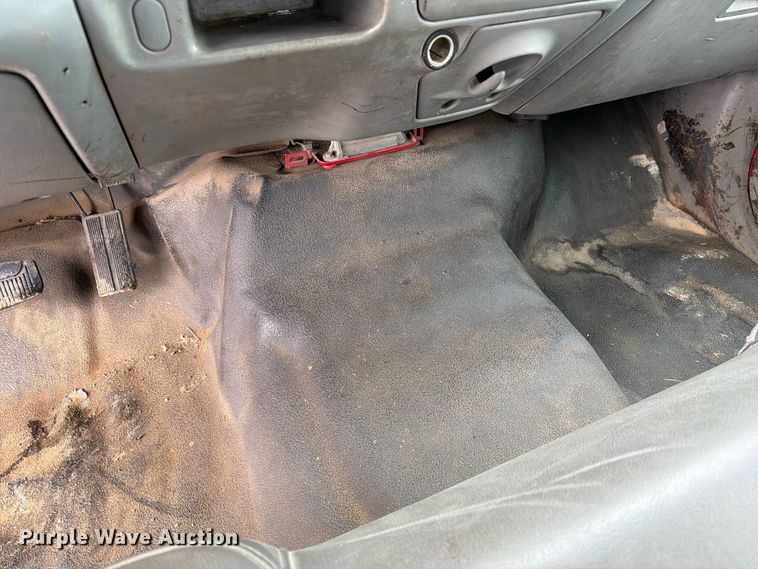 image for item DZ4786 2004 Ford F250 Super Duty Crew Cab pickup truck