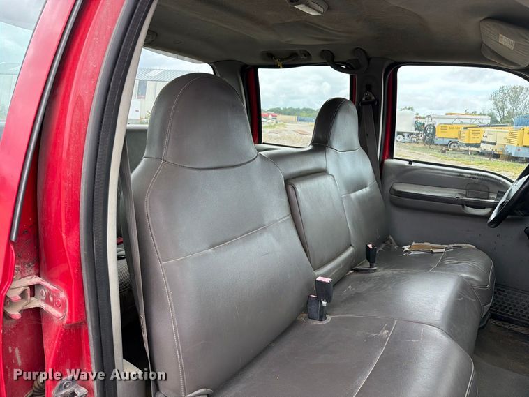 image for item DZ4786 2004 Ford F250 Super Duty Crew Cab pickup truck