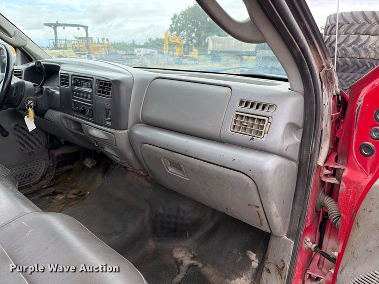 image for item DZ4786 2004 Ford F250 Super Duty Crew Cab pickup truck