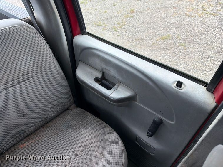 image for item DZ4786 2004 Ford F250 Super Duty Crew Cab pickup truck