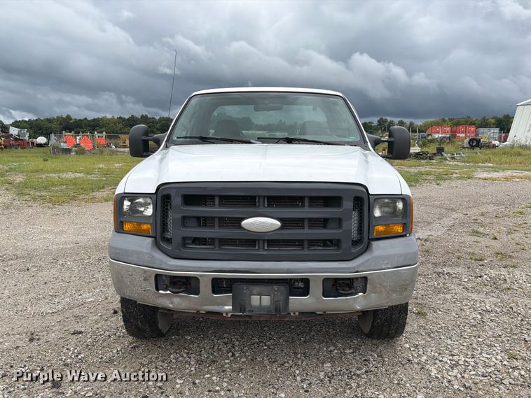 image for item DZ4787 2005 Ford F250 Super Duty XL Ext. Cab pickup truck