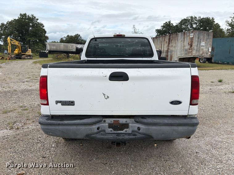 image for item DZ4787 2005 Ford F250 Super Duty XL Ext. Cab pickup truck