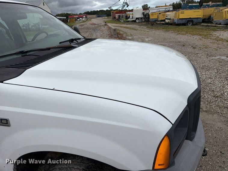 image for item DZ4787 2005 Ford F250 Super Duty XL Ext. Cab pickup truck
