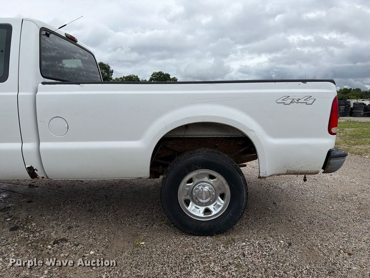 image for item DZ4787 2005 Ford F250 Super Duty XL Ext. Cab pickup truck