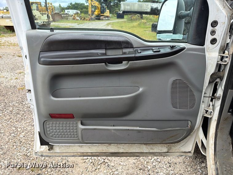 image for item DZ4787 2005 Ford F250 Super Duty XL Ext. Cab pickup truck