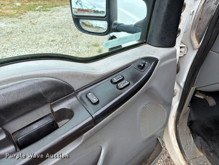 image for item DZ4787 2005 Ford F250 Super Duty XL Ext. Cab pickup truck