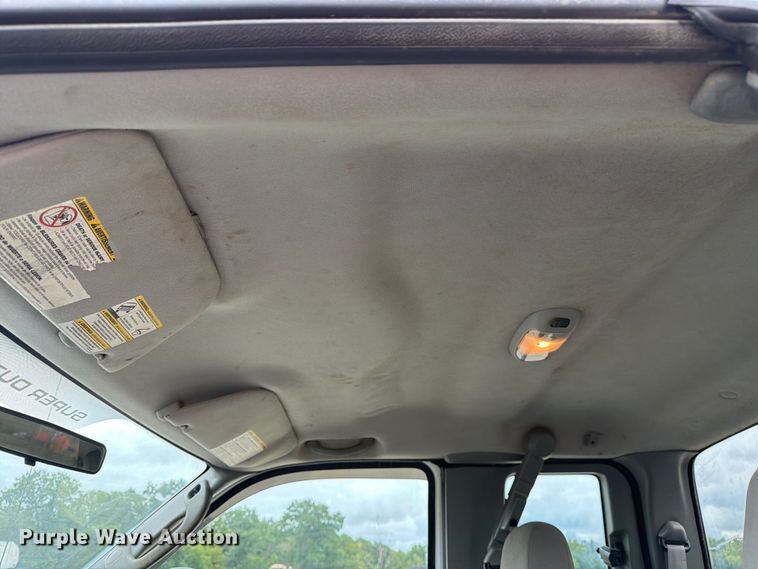 image for item DZ4787 2005 Ford F250 Super Duty XL Ext. Cab pickup truck
