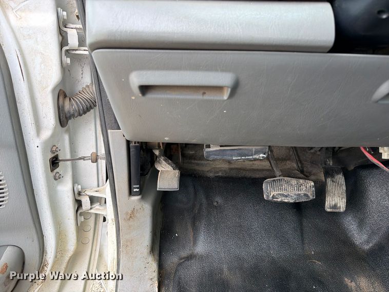 image for item DZ4787 2005 Ford F250 Super Duty XL Ext. Cab pickup truck