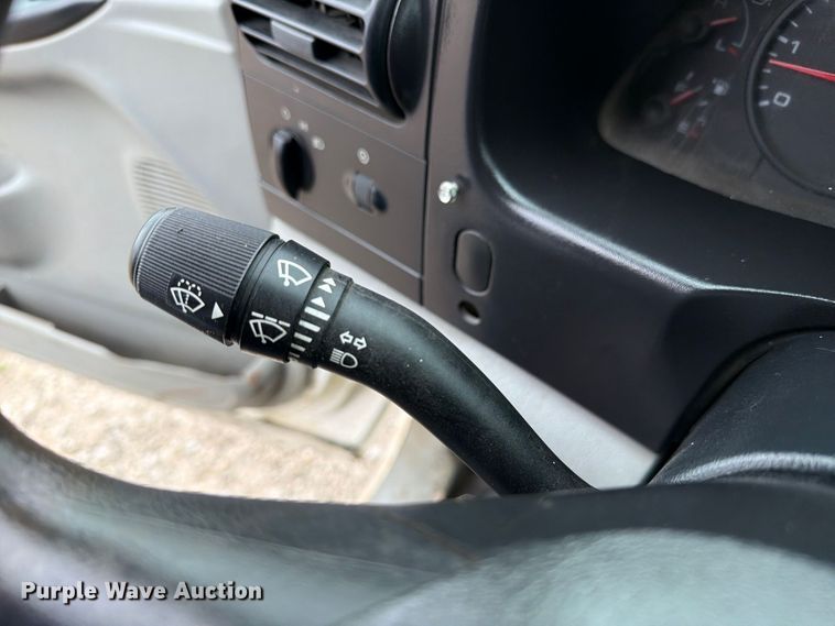 image for item DZ4787 2005 Ford F250 Super Duty XL Ext. Cab pickup truck