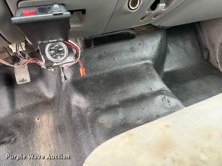image for item DZ4787 2005 Ford F250 Super Duty XL Ext. Cab pickup truck