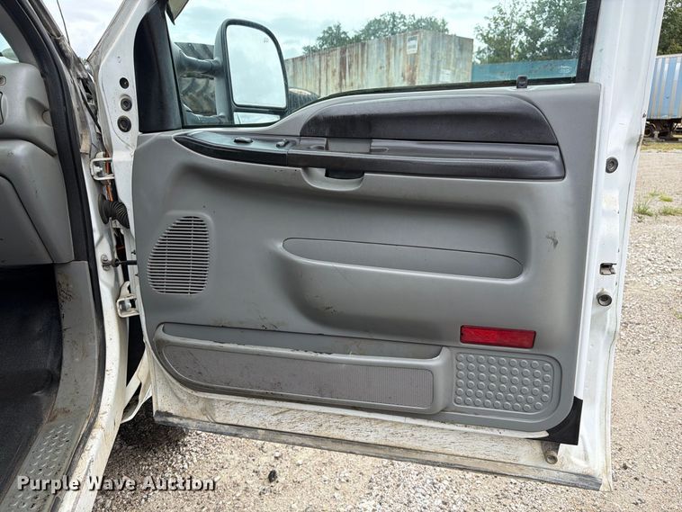 image for item DZ4787 2005 Ford F250 Super Duty XL Ext. Cab pickup truck
