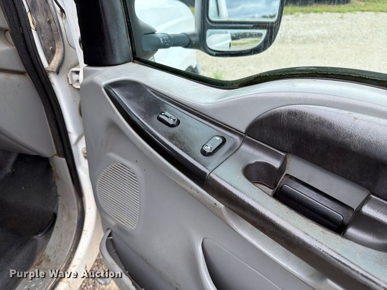 image for item DZ4787 2005 Ford F250 Super Duty XL Ext. Cab pickup truck