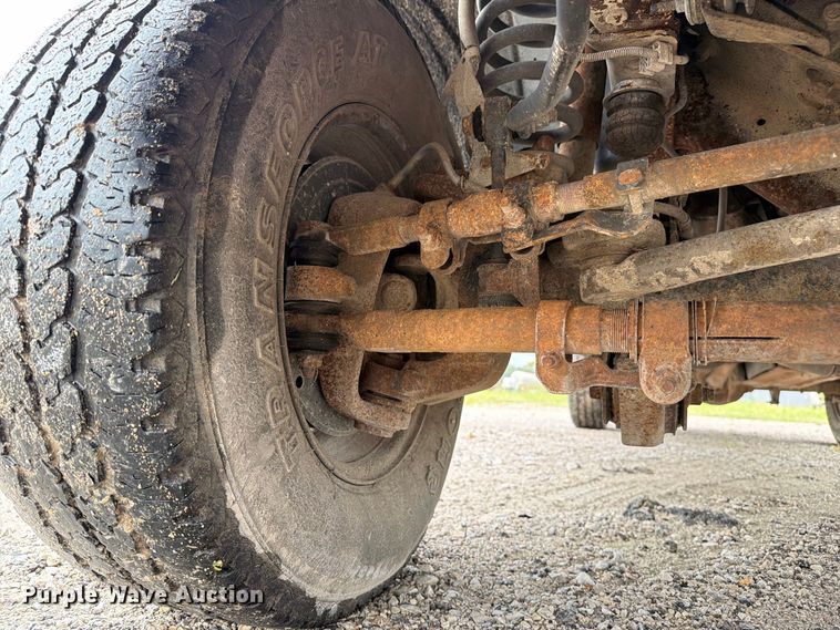 image for item DZ4787 2005 Ford F250 Super Duty XL Ext. Cab pickup truck