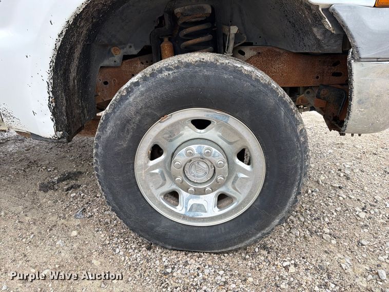 image for item DZ4787 2005 Ford F250 Super Duty XL Ext. Cab pickup truck