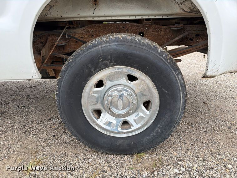 image for item DZ4787 2005 Ford F250 Super Duty XL Ext. Cab pickup truck