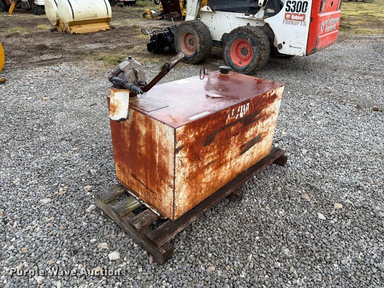 image for item DZ4794 Delta R-110 fuel tank