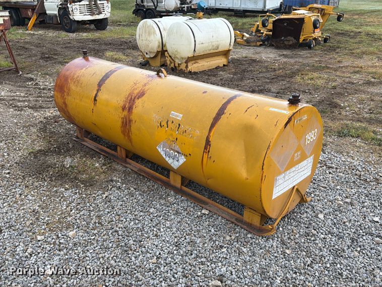image for item DZ4795 Diesel fuel tank