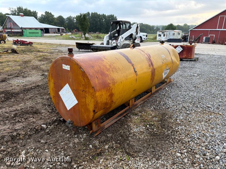 image for item DZ4795 Diesel fuel tank