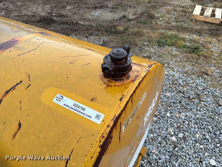 image for item DZ4795 Diesel fuel tank