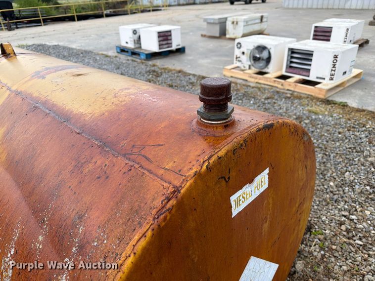 image for item DZ4795 Diesel fuel tank