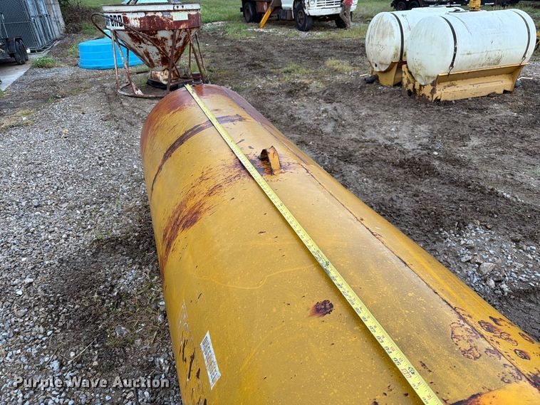 image for item DZ4795 Diesel fuel tank