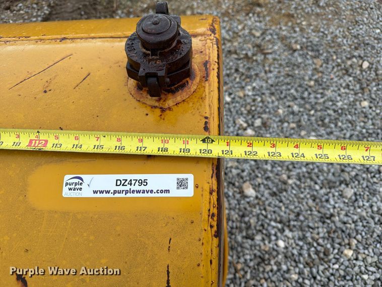 image for item DZ4795 Diesel fuel tank