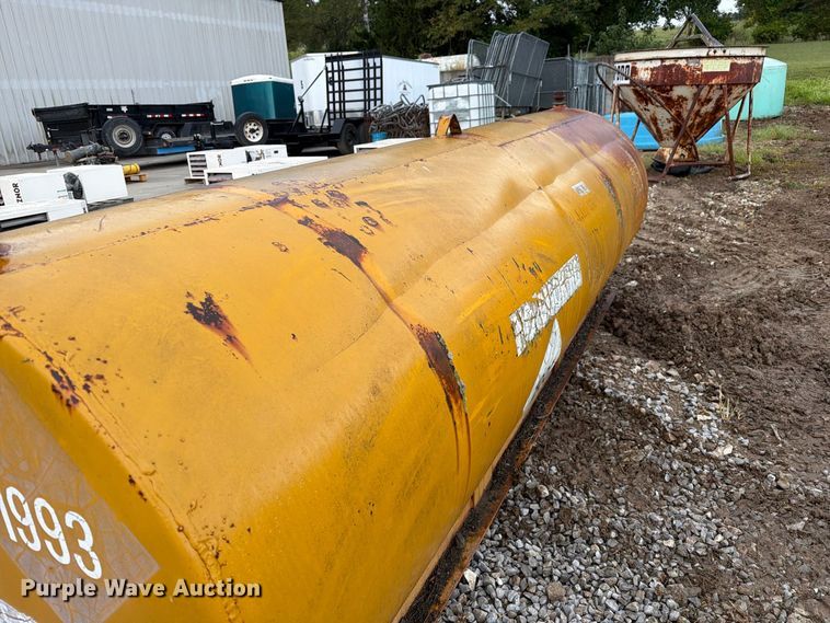 image for item DZ4795 Diesel fuel tank