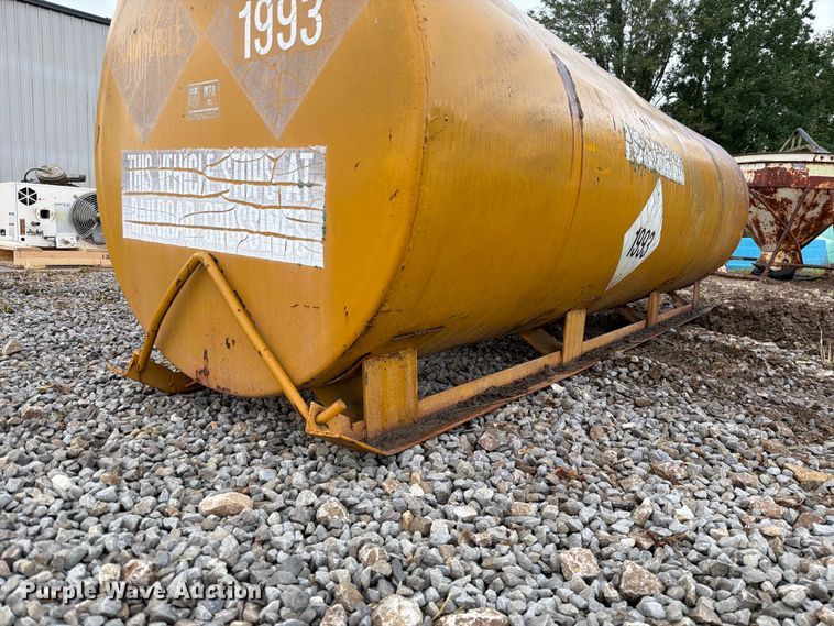 image for item DZ4795 Diesel fuel tank