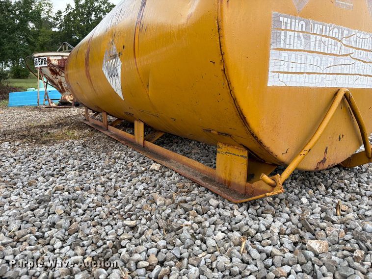 image for item DZ4795 Diesel fuel tank