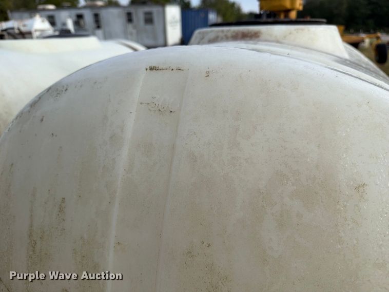 image for item DZ4796 (2) Vermeer 300 gallon tanks