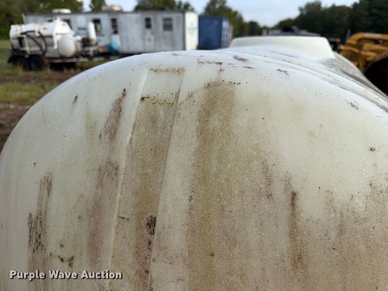 image for item DZ4796 (2) Vermeer 300 gallon tanks