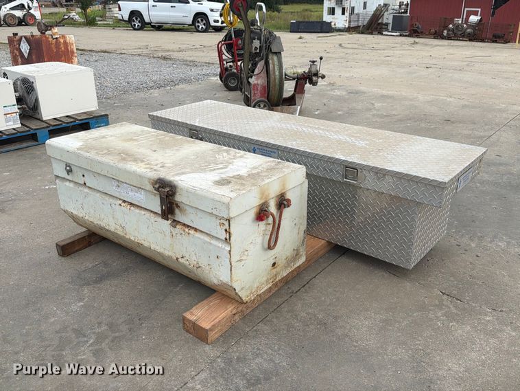 (2) toolboxes