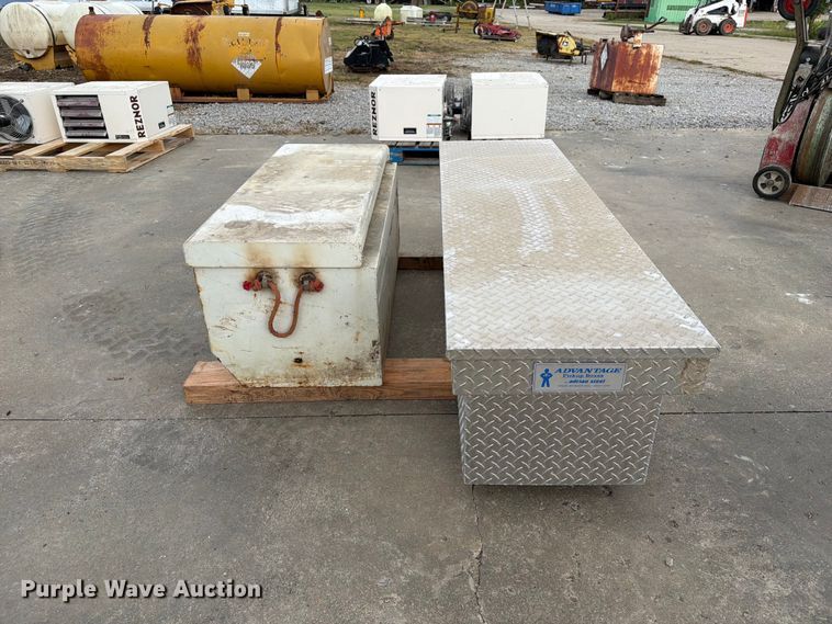 image for item DZ4806 (2) toolboxes