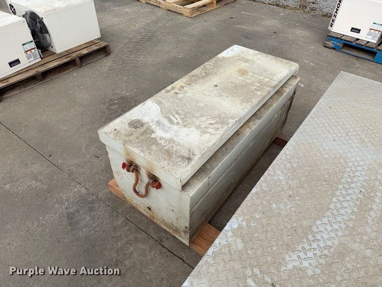image for item DZ4806 (2) toolboxes