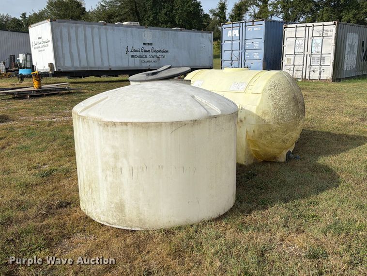 image for item DZ4811 (2) poly tanks
