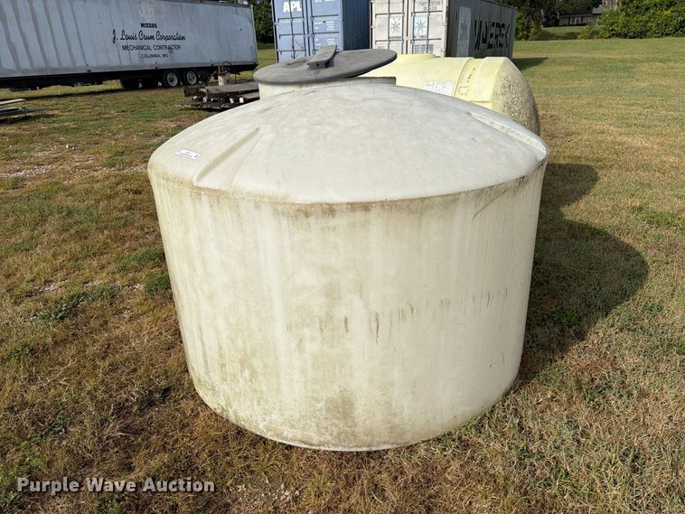 image for item DZ4811 (2) poly tanks