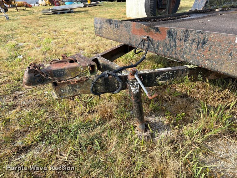 image for item DZ4812 1994 Doolittle equipment trailer