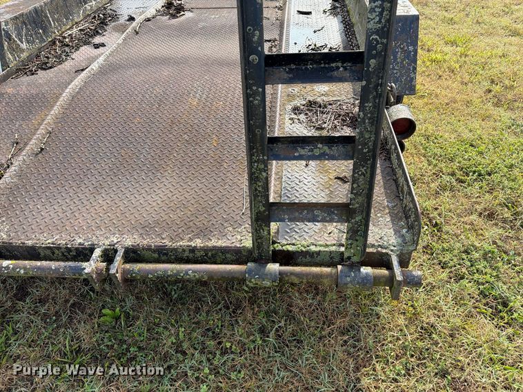 image for item DZ4812 1994 Doolittle equipment trailer