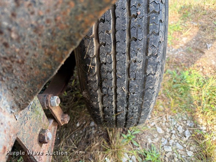 image for item DZ4812 1994 Doolittle equipment trailer