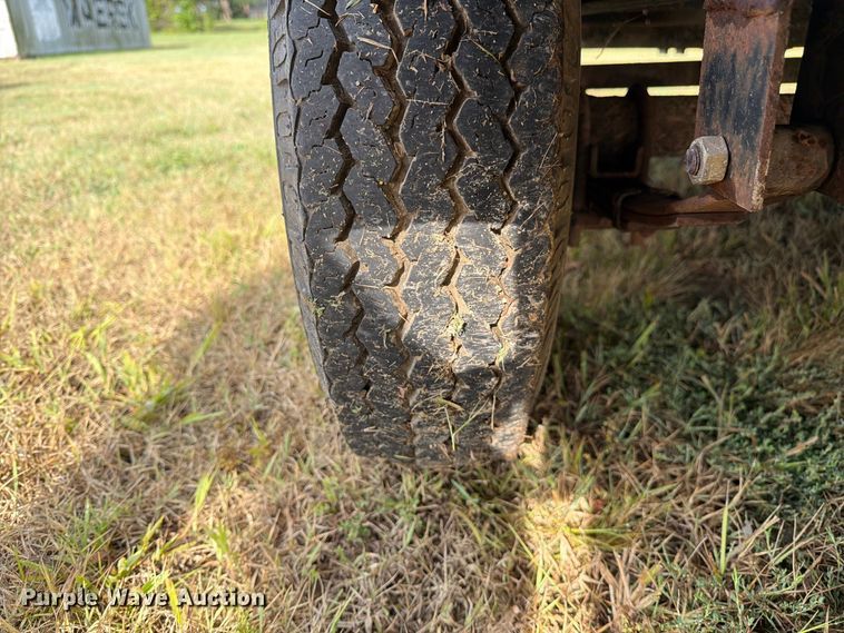 image for item DZ4812 1994 Doolittle equipment trailer