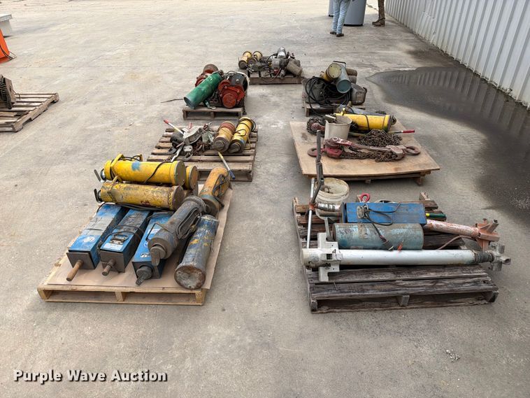 image for item DZ4820 Tools