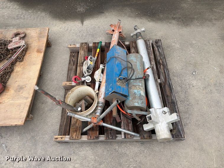 image for item DZ4820 Tools