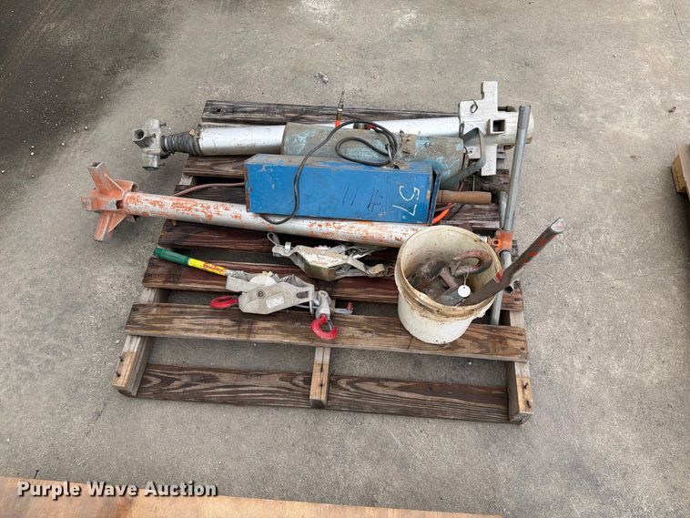 image for item DZ4820 Tools